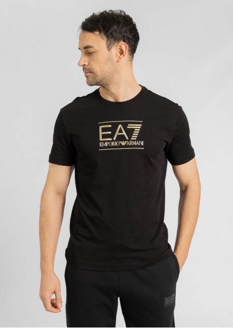 Tricou