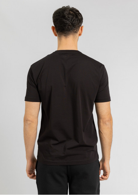 Tricou