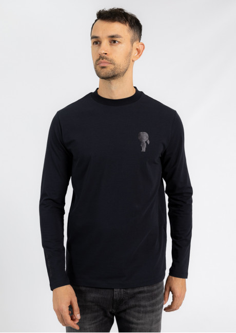 Tricou