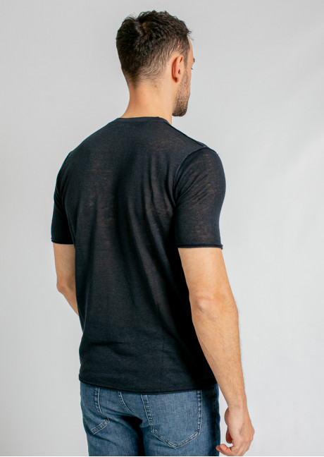 Tricou