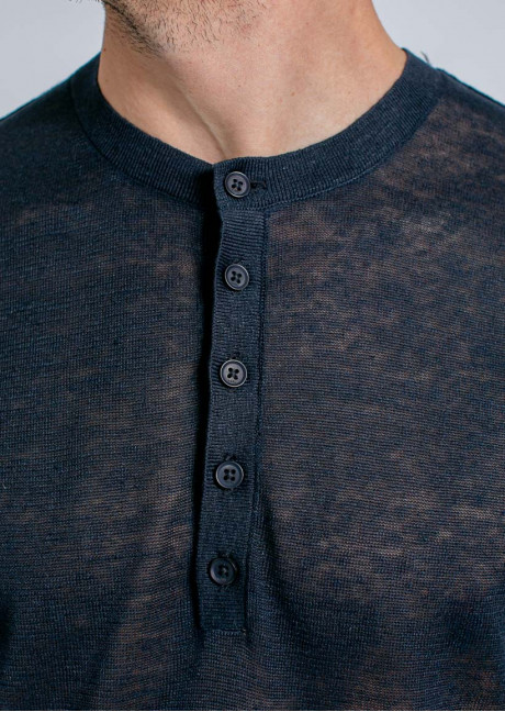 Tricou