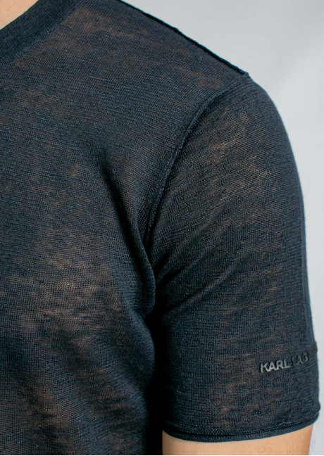 Tricou