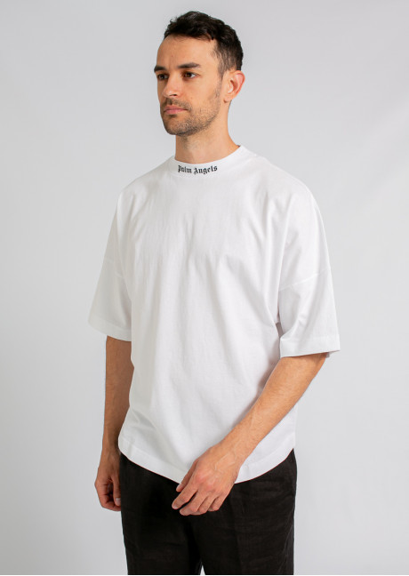 Tricou