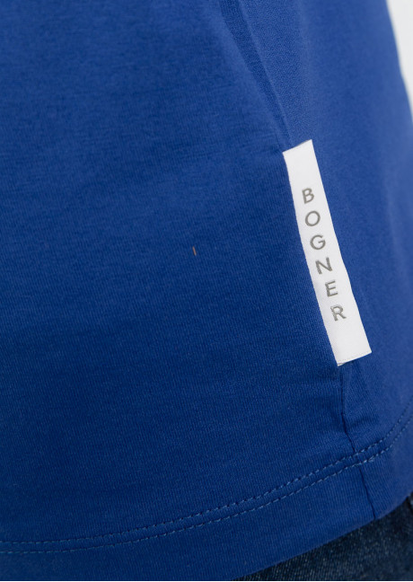 Tricou