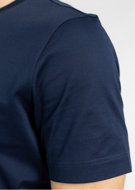Tricou