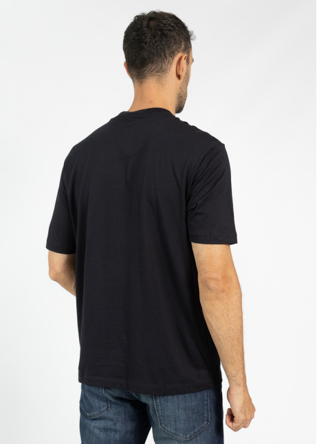 Tricou