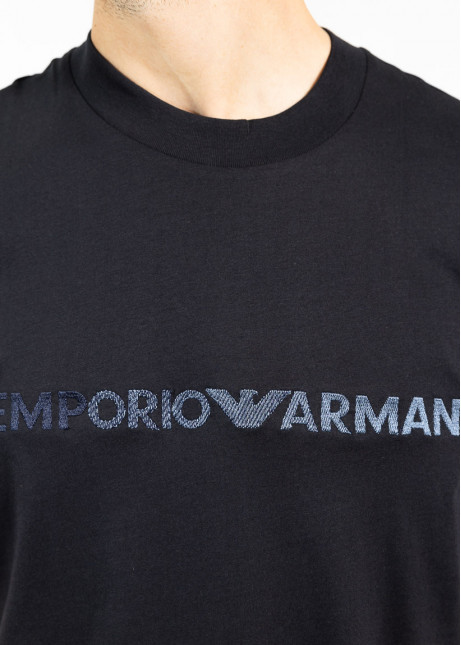 Tricou