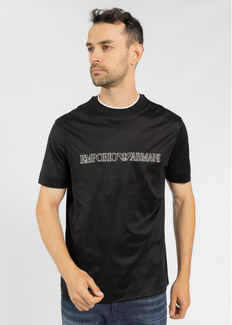 Tricou