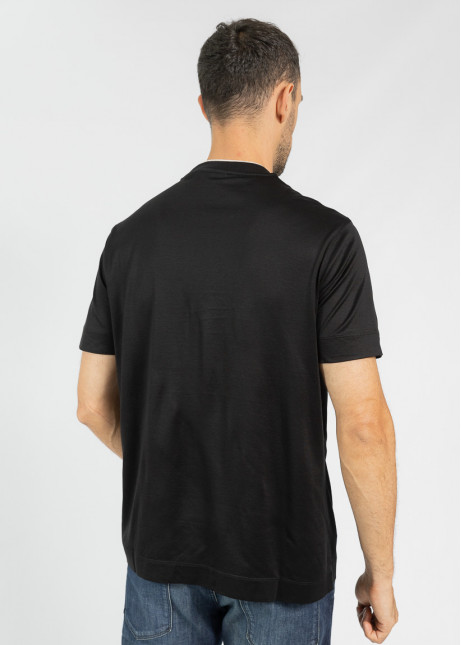Tricou