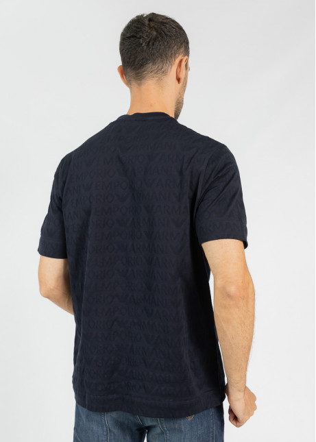Tricou