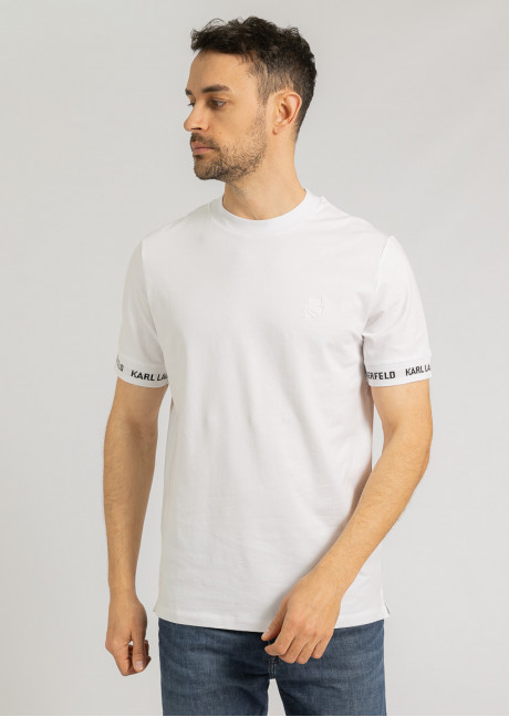 Tricou