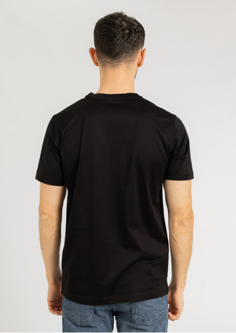 Tricou