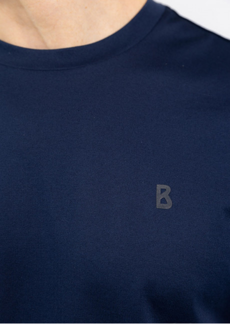 Tricou