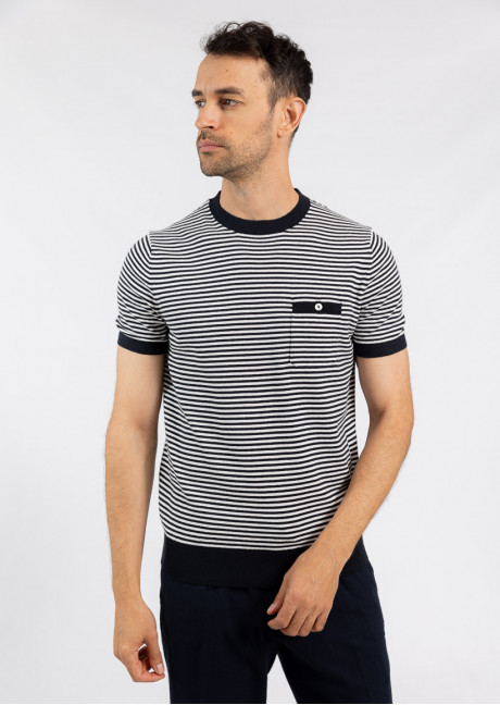 Tricou