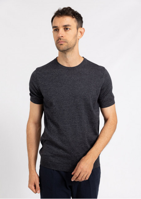 Tricou