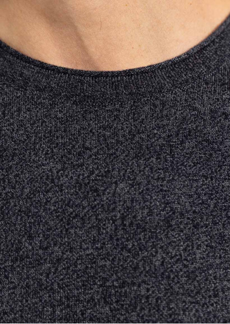 Tricou