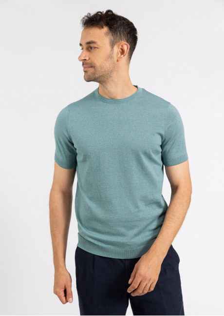Tricou