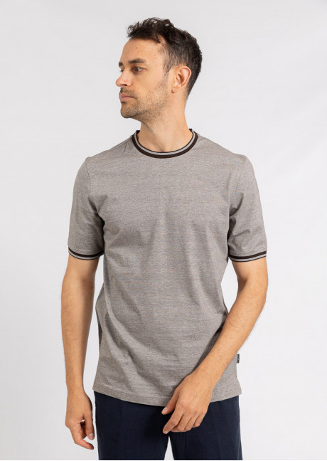 Tricou