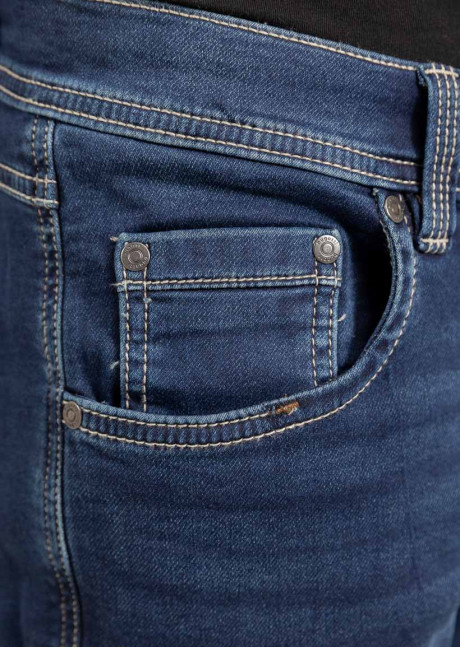 Pantaloni scurti