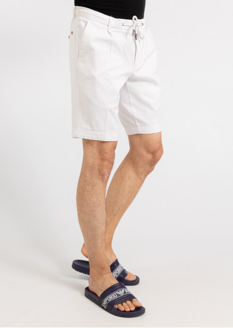 Pantaloni scurti