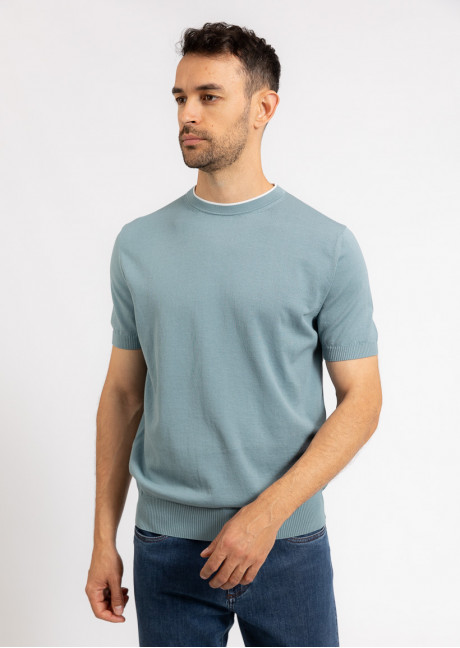 Tricou