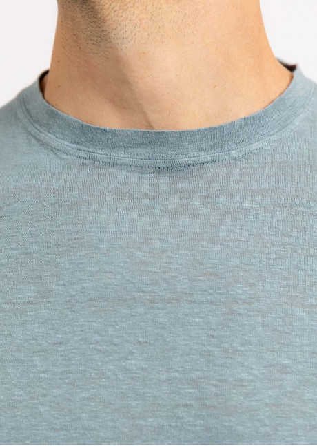 Tricou