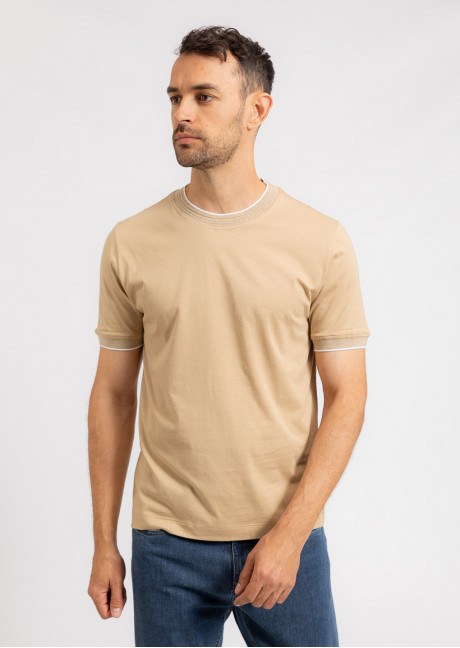 Tricou