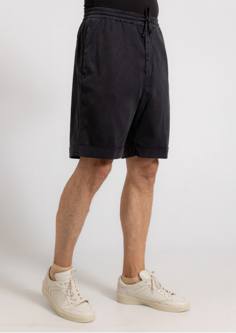 Pantaloni scurti