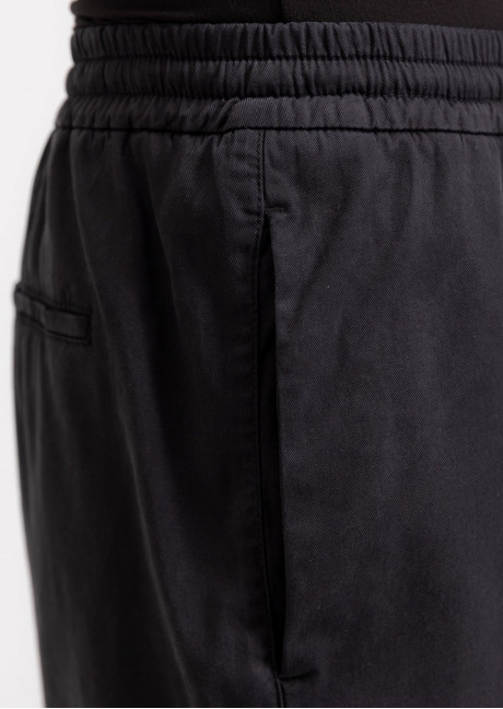 Pantaloni scurti
