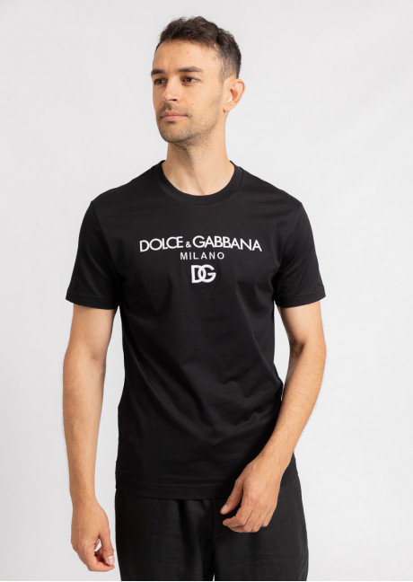 Tricou