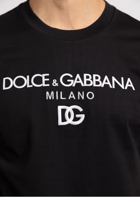 Tricou