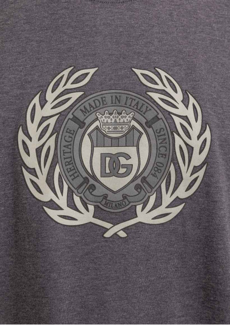 Tricou