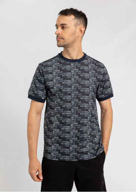 Tricou