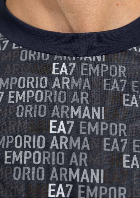 Tricou