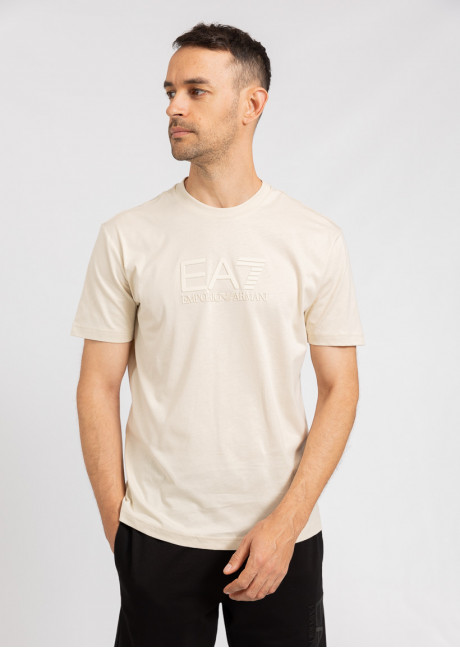 Tricou