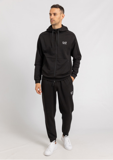 Costum sportiv
