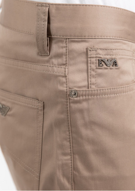 Pantaloni scurti