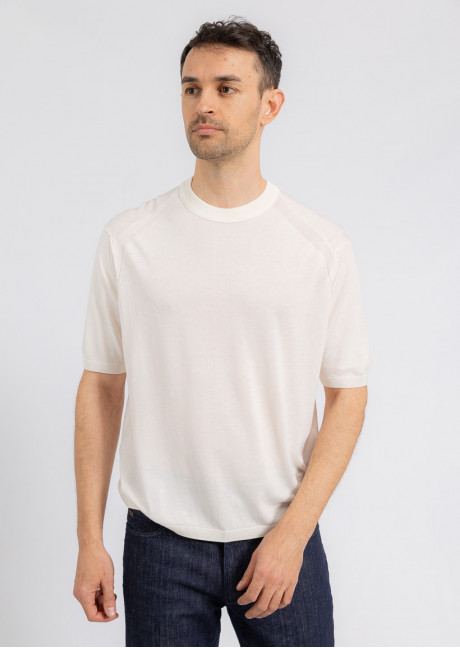 Tricou