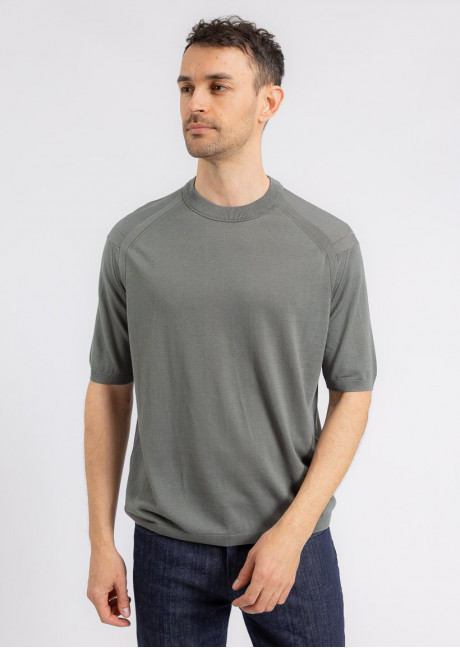 Tricou