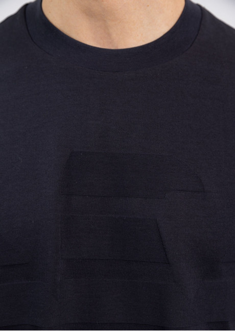 Tricou