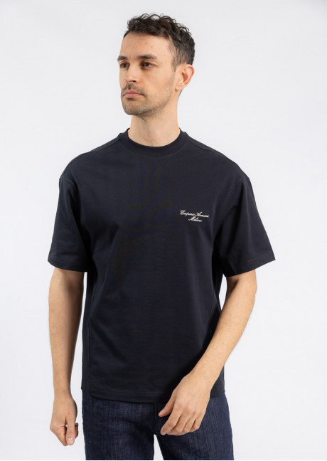 Tricou