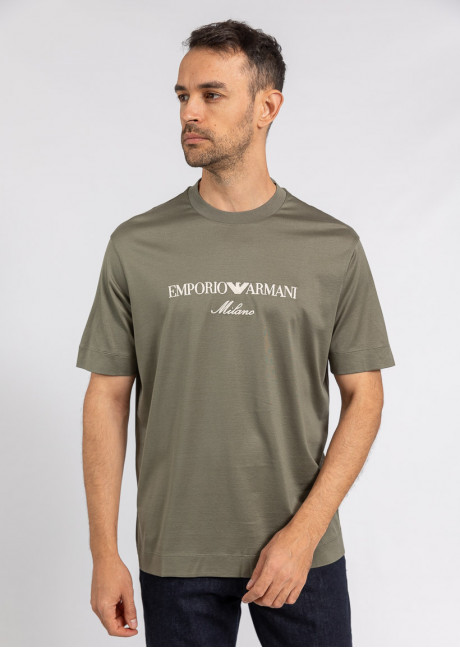 Tricou