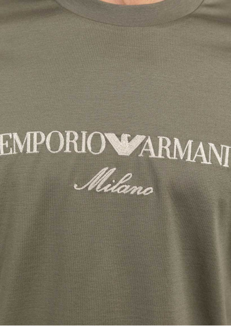 Tricou