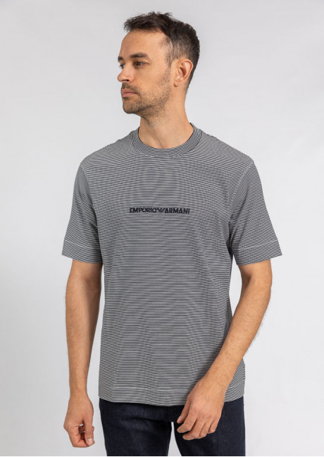 Tricou