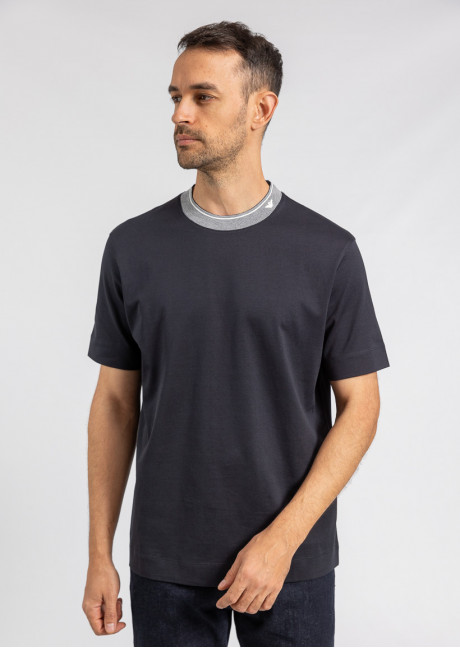 Tricou