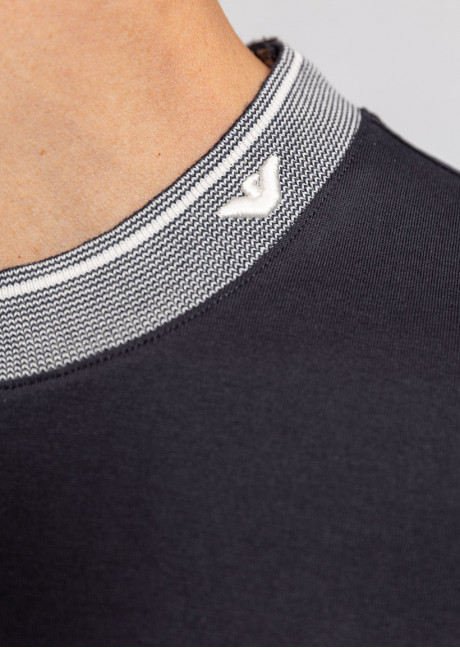 Tricou