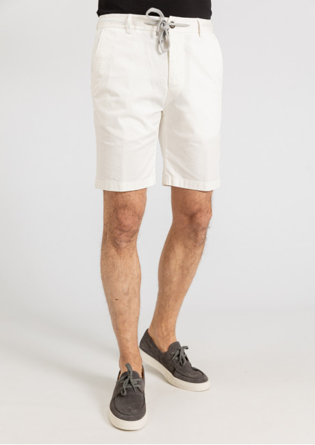 Pantaloni scurti