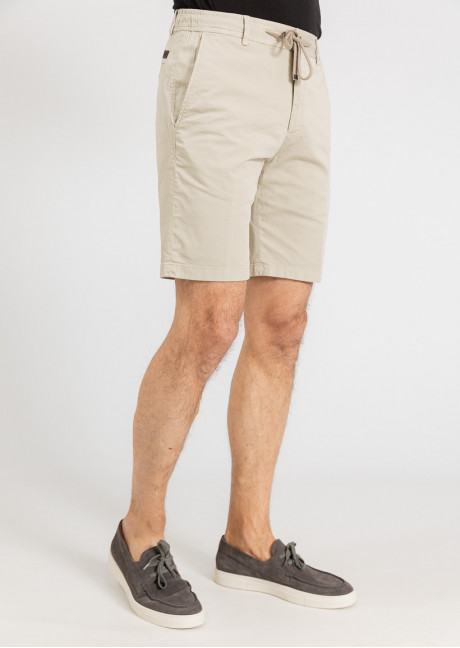 Pantaloni scurti
