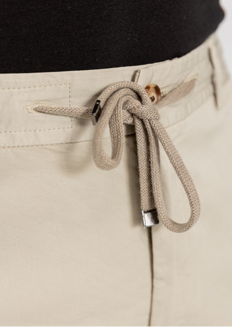 Pantaloni scurti