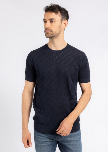 Tricou